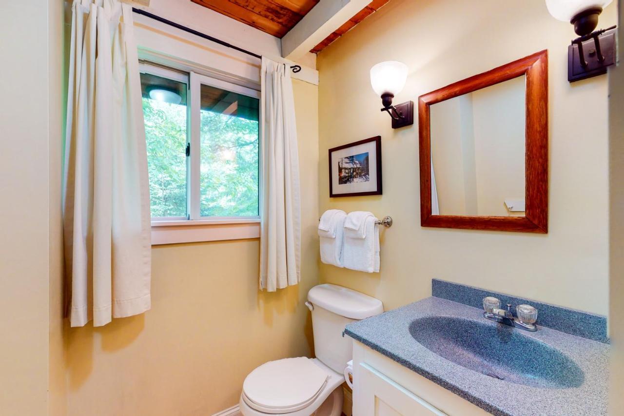 230 Ghia Farm Road Villa Ludlow Exterior photo